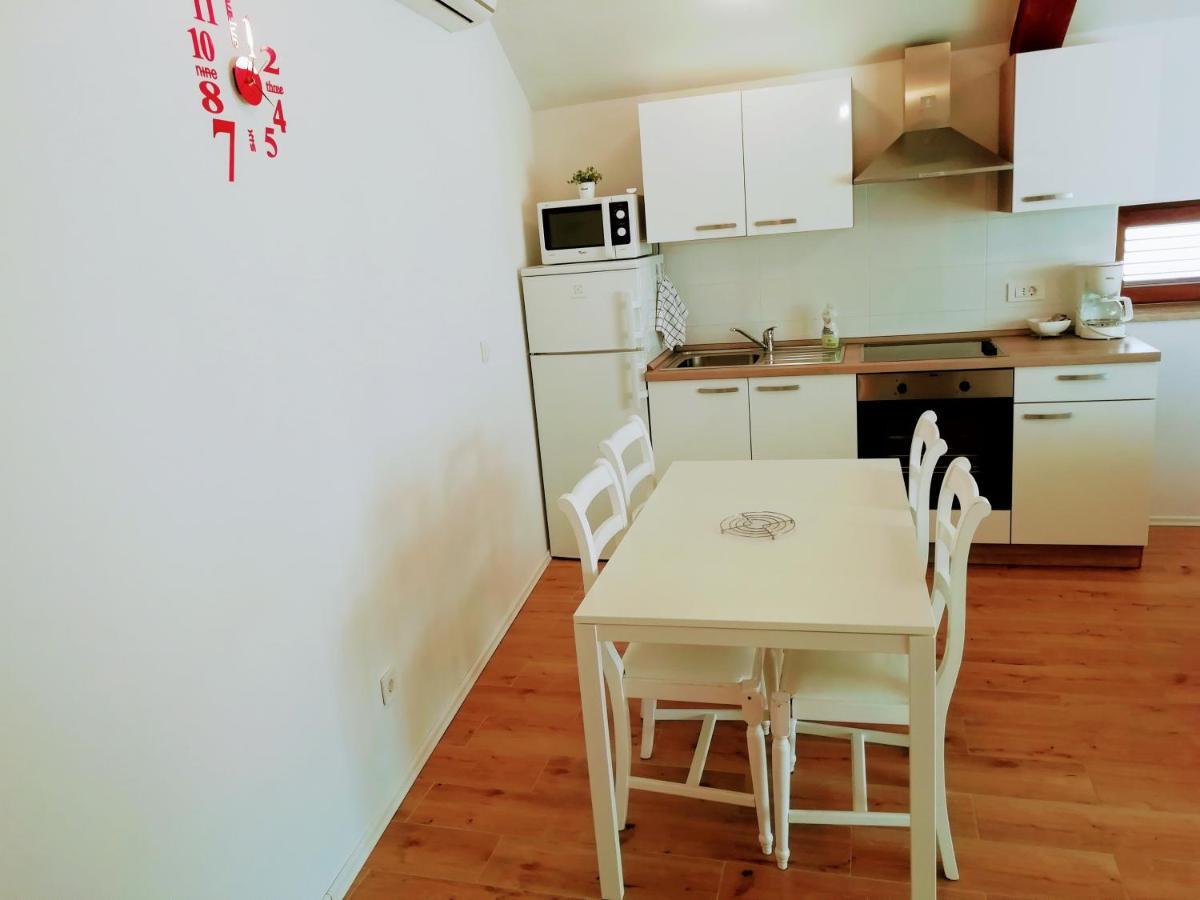 App E.N.A. Apartment Umag Exterior foto